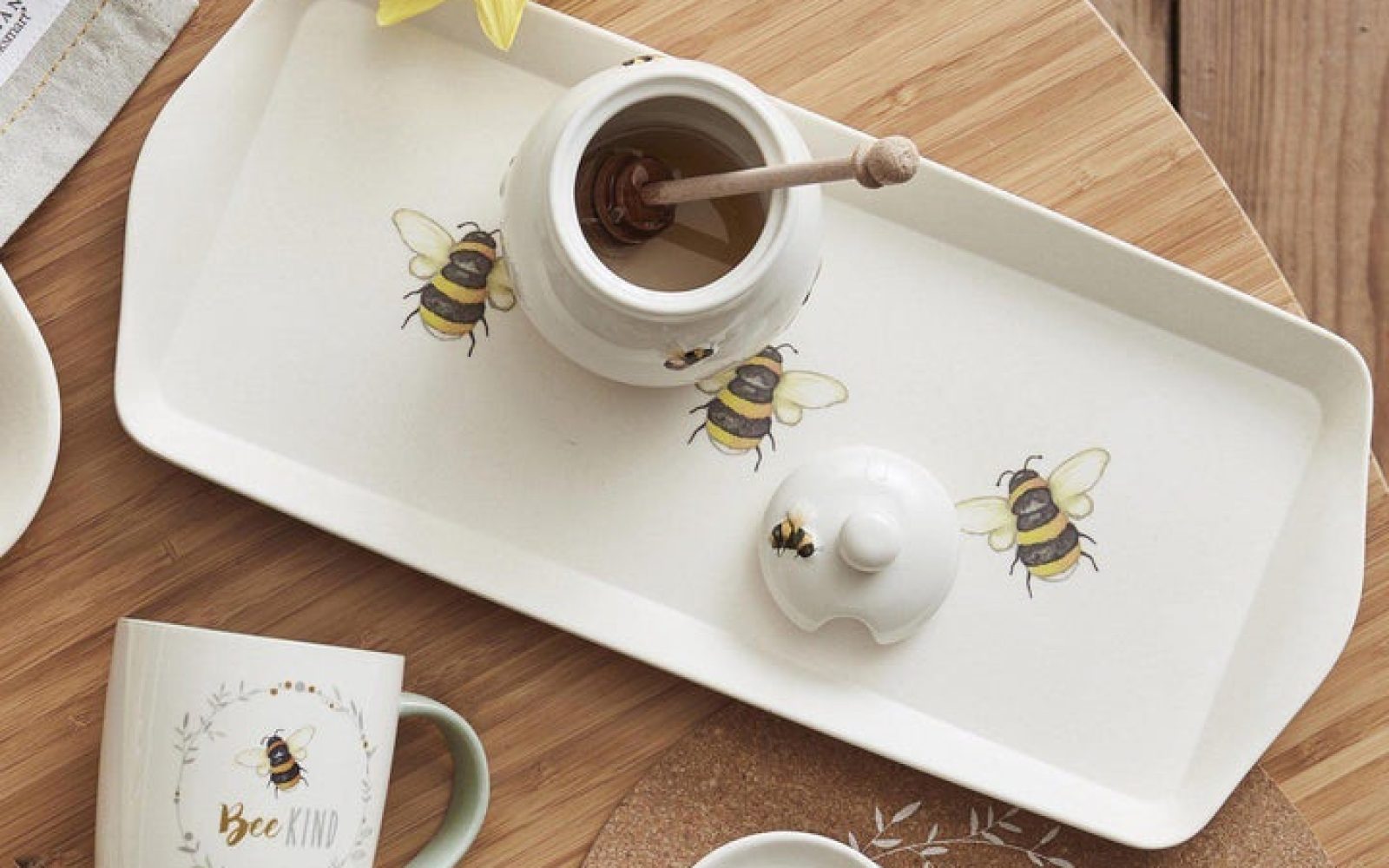 Cooksmart Bees close up